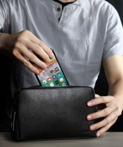 Fingerprint-Scanner-Unlocking-Backpack-1-Royal-Gift-Company-dubai-1-UAE-www.royalgiftcompany.com